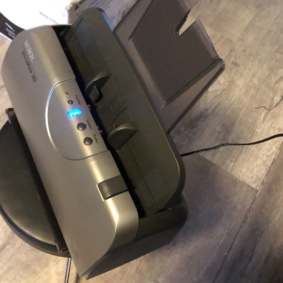 Great item Xerox documate 162 scanner - Picture 4 of 11
